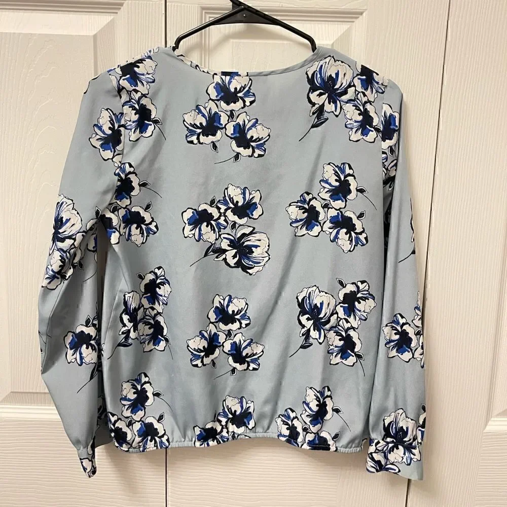 Ann Taylor Loft Floral Blouse Top - Picture 2 of 3